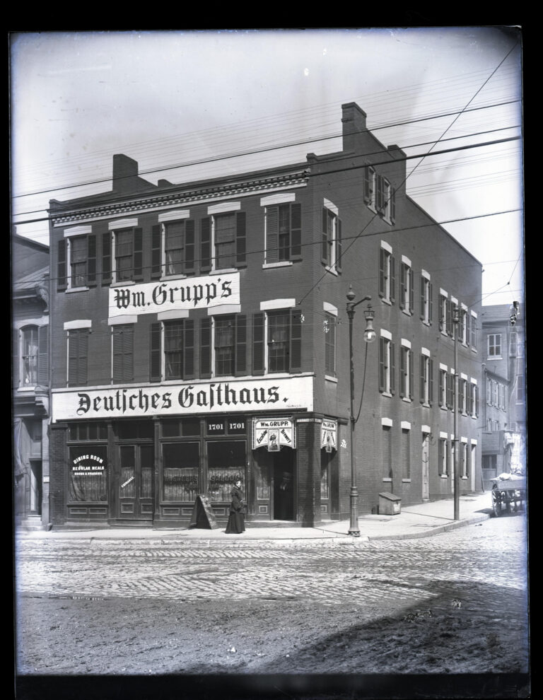 Grupp's Exterior